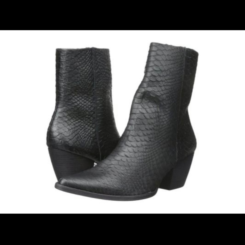 BRAND NEW IN BOX CATY BOOT